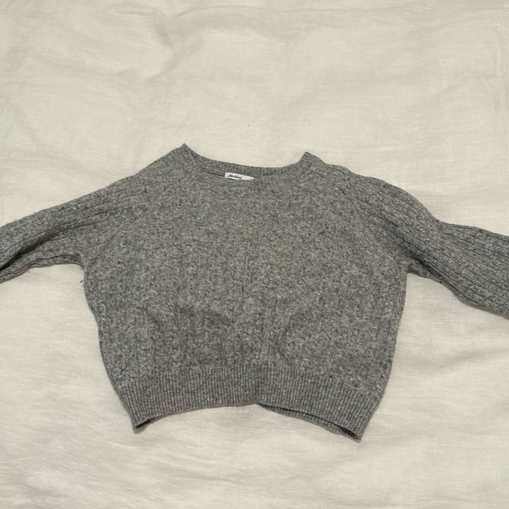 Subdued gray cardigan barely worn